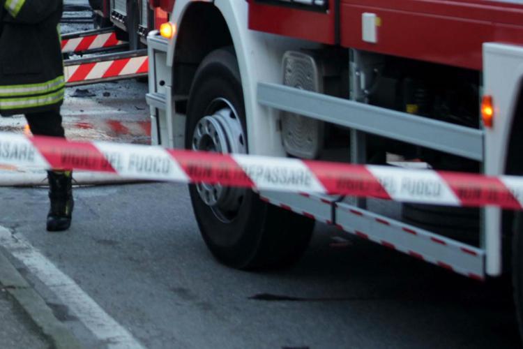 Volterra (Pisa): scontro tra un’auto e un furgone, un morto e tre feriti