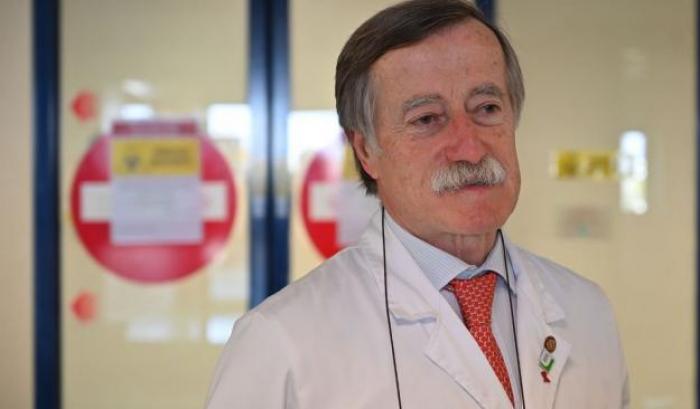 Variante Omicron, per il professor Andreoni “buca il vaccino AstraZeneca ma non le 3 dosi di Pfizer”