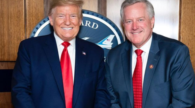 Usa, l’ex capo della staff della Casa Bianca Mark Meadows è accusato di oltraggio in relazione all’assalto al Campidoglio dello scorso 6 gennaio