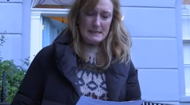 Gran Bretagna, festa di Natale in pieno lockdown nel 2020: si è dimessa la consulente del premier Johnson