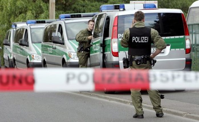 Orrore a Berlino: trovate morte cinque persone in una casa: tre sono bambini