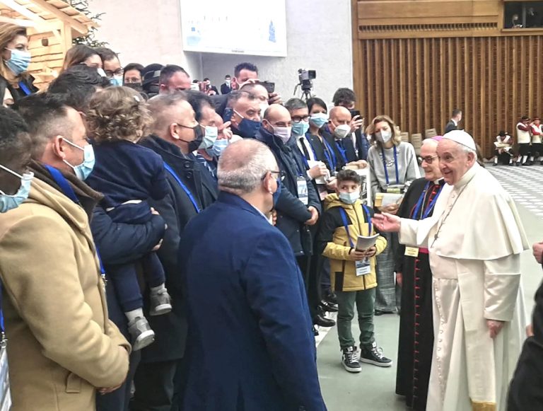 Vaticano, il Papa ha salutato i pescatori di Mazara del Vallo ad un anno dal loro drammatico sequestro da parte dei libici