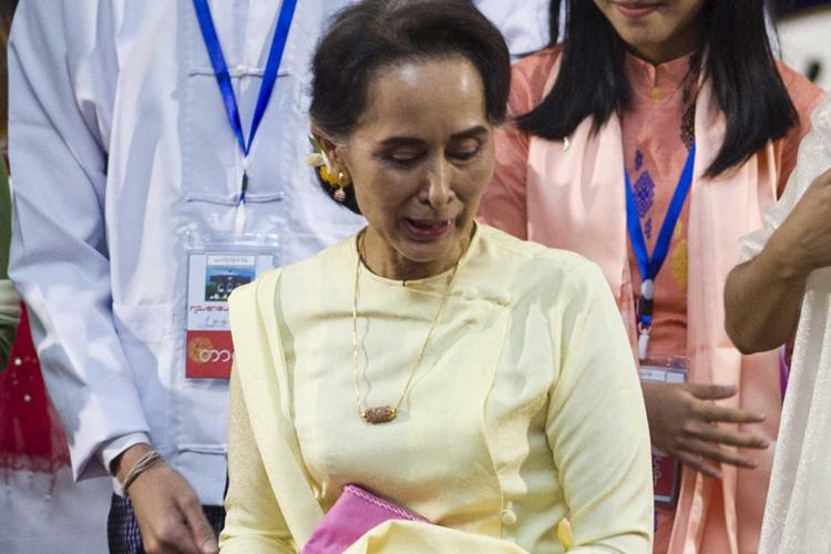 Birmania: il premio Nobel Aung San Suu Kyi è stata condannata a 4 anni di carcere