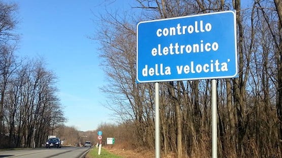 Ogni anno in Italia vengono multate 2,5 milioni di persone per eccesso di velocita’ ma solo meta’ vengono pagate