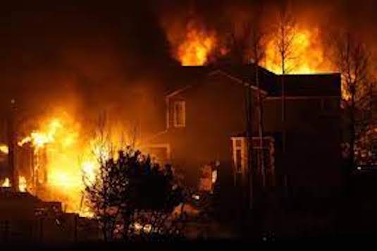 Usa, emergenza incendi in Colorado: distrutte 500 abitazioni nella contea di Boulder