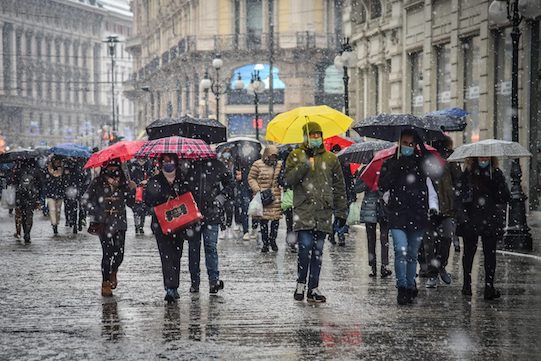 Boom di multe durante il ponte dell’Immacolata concezione alle persone senza mascherina all’aperto