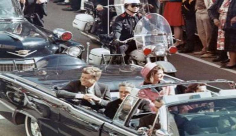 Usa, desecretati 1.500 documenti sull’assassinio del presidente Kennedy nel 1963