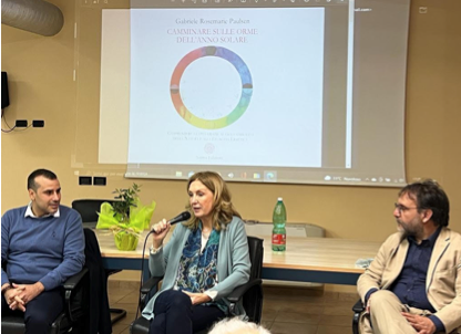 Si chiude il ciclo di presentazioni di “Camminare sulle orme  dell’anno solare”, libro scritto da Gabriele Rosemarie Paulsen