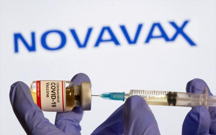 Covid, scende la mortalità in Italia: oggi arrivano le prime dosi del vaccino Novavax