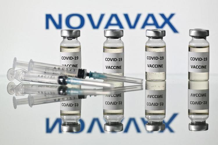 Covid, il vaccino proteico Novavax sta per ricevere il primo ok in Italia