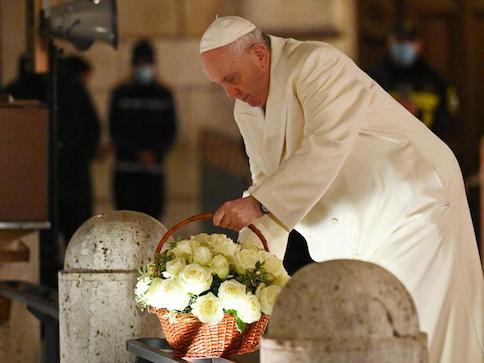 Immacolata concezione: il Papa si è recato alla statua mariana per la venerazione alla vergine Maria