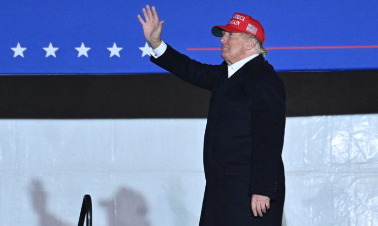 Usa, la Corta Suprema a Donald Trump: Deve consegnare i documenti sull’assalto del Campidoglio del 6 gennaio 2021