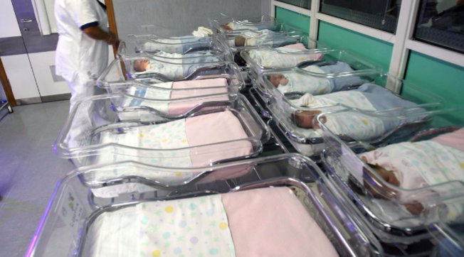 Brescia, una coppia di genitori ha denunciato la Fondazione Poliambulanza per aver consegnato il neonato sbagliato alla mamma