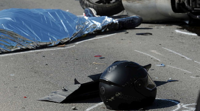 Padova, una donna in quarantena esce di casa per soccorrere un motociclista: è stata multata