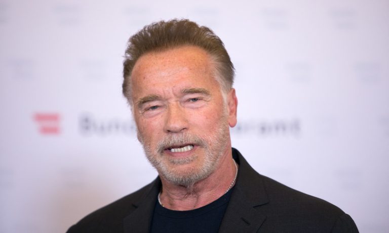 Usa, la star Arnold Schwarzenegger è stato coinvolto in un incidente stradale a Los Angeles