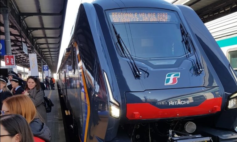 Covid, Trenitalia costretta a cancellare 180 regionali per la diffusione della variante Omicron