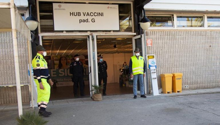 Cagliari, voleva farsi vaccinare usando documenti fasulli. A Cagliari un disoccupato di 30 anni è stato arrestato dalla polizia