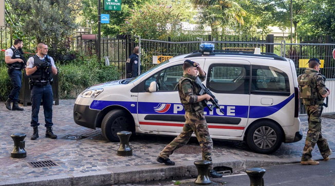 Francia, choc a Parigi per il ritrovamento del corpo di un bambino di 10 anni in una valigia