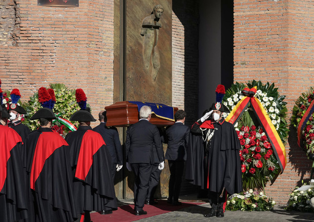 Roma, l’ultimo saluto a David Sassoli nella Basilica di Santa Maria degli Angeli e dei Martiri