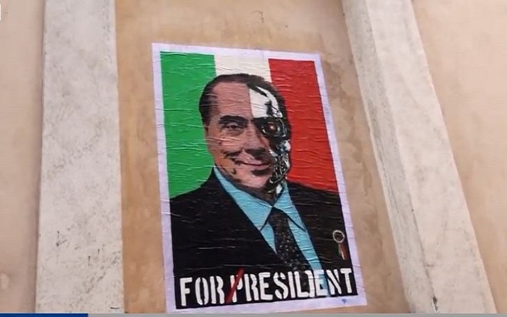 Roma, è comparsa la locandina di Berlusconi metà “Terminator” su un muro vicino piazza Navona