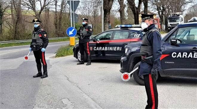 Roma, divieto dei carabinieri per un raduno no vax ai Pratoni del Vivaro