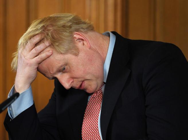 Gran Bretagna, diluvio di critiche sul party del premier Johnson. L’opposizione chiede le sue dimissioni