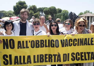 Roma, in vista del corteo no vax di domani la Questura prepara il piano per l’ordine pubblico