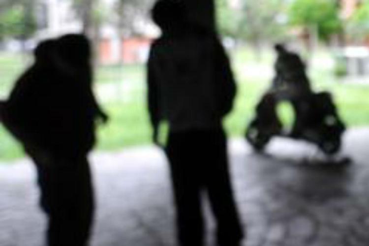 Campiglia Marittima (Livorno): 12enne aggredito e insultato: “Devi stare zitto perchè sei ebreo”