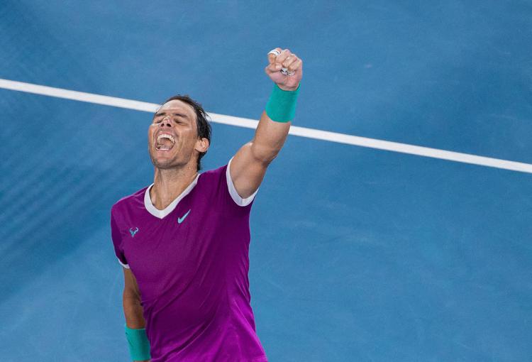 Tennis, il trionfo di Nadal all’Australian Open: è il 21° titolo del Grande Slam per il 35enne spagnolo