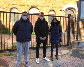 Il team Assovoce in piazza Aldo Moro circondato dall’affetto di tutta Cerveteri