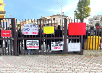 Studenti in protesta, condizioni inaccettabili