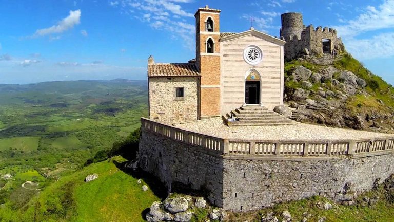 Lanciati globi aerostatici in onore di Sant’Antonio