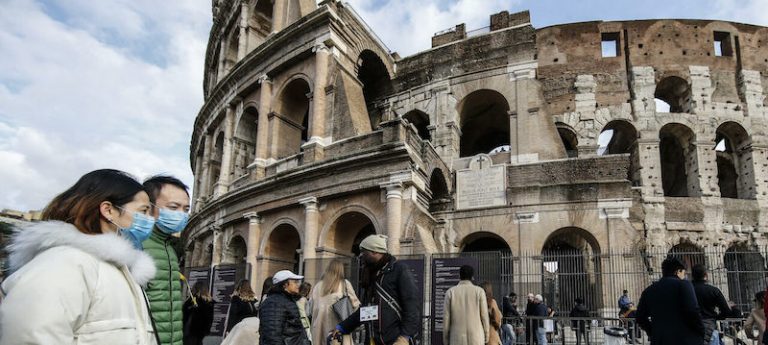 Covid, a Roma oltre duemila aziende a Roma hanno dovuto ridurre l’orario a causa di quarantene e contagi