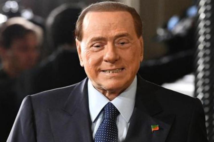 Crisi di governo, parla Berlusconi: “Sconcertato dalle dimissioni di Draghi, ora noi garantiremo la stabilità del Paese”