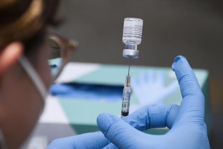 Covid, per gli esperti britannici “La quarta dose di vaccino covid non è necessaria per ora”