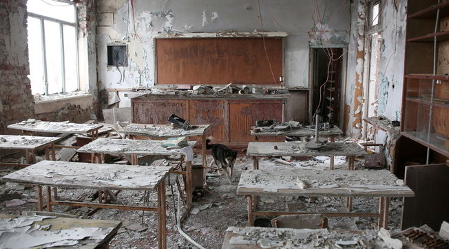 Guerra in Ucraina, bombardata una scuola a Gorlovka: uccisi due insegnanti