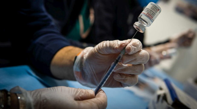 Covid, per l’Aifa “L’efficacia del vaccino è tra il 94 e il 95%”