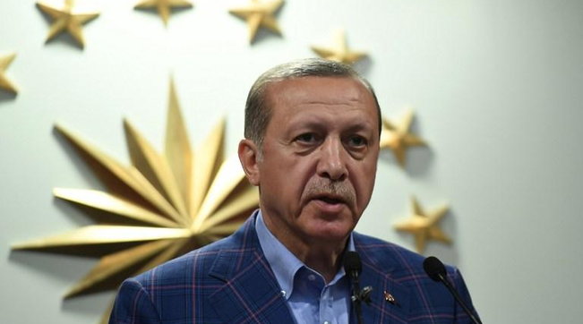 Crisi in Ucraina, Erdogan accusa l’Occidente di aver “peggiorato i rapporti” tra Mosca e Kiev
