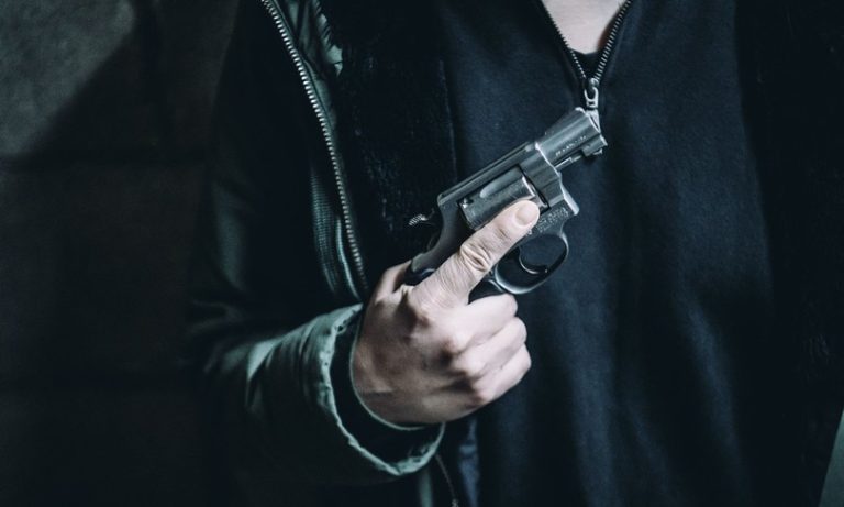 Usa: il numero di decessi prematuri associati ai colpi di arma da fuoco è superiore a quello delle morti attribuibili agli incidenti stradali