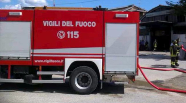 Bassano del Grappa (Vicenza): una donna è morta e un uomo è rimasto gravemente ustionato in un incendio scoppiato in un’abitazione