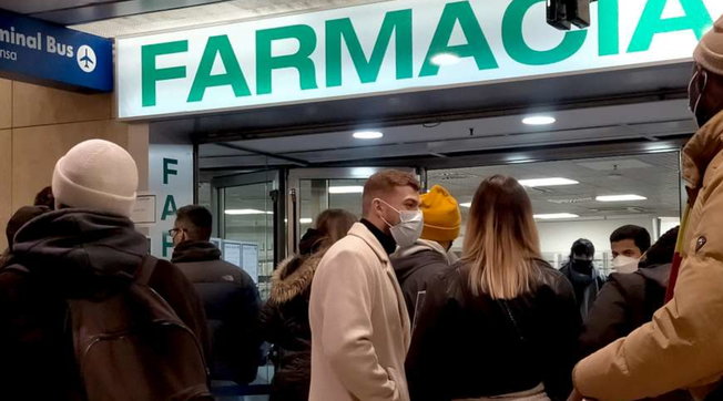 Covid, gli italiani hanno speso nelle farmacie 2,3 miliardi nel 2021