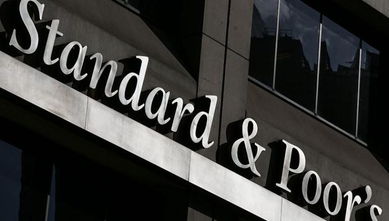 Standard & Poor’s taglia il rating della Russia e dell’Ucraina