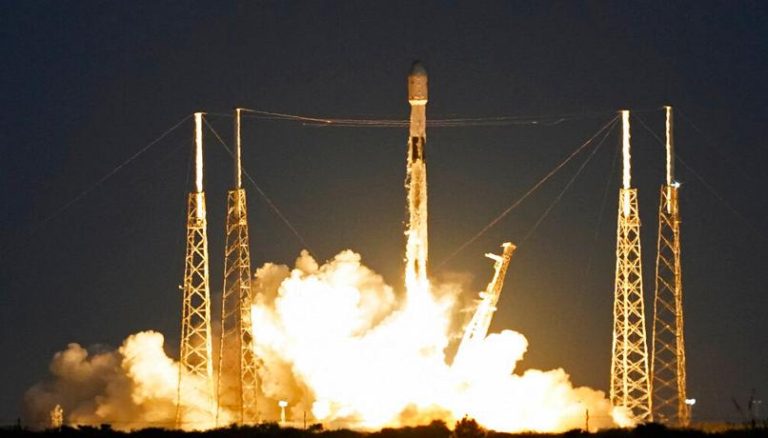 Florida, lanciato da Cape Canaveral il nuovo satellite italiano Cosmo SkyMed