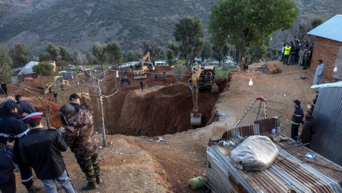 Marocco, ormai manca solo una roccia per salvare il piccolo Rayan caduto in un pozzo