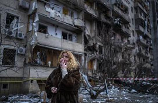 Guerra in Ucraina, parla il sindaco di Kiev: “La città è circondata ed è ormai impossibile un’ulteriore evacuazione di civili”