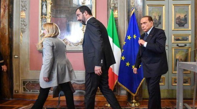 Centrodestra, Salvini sente Berlusconi e convoca il consiglio federale della Lega