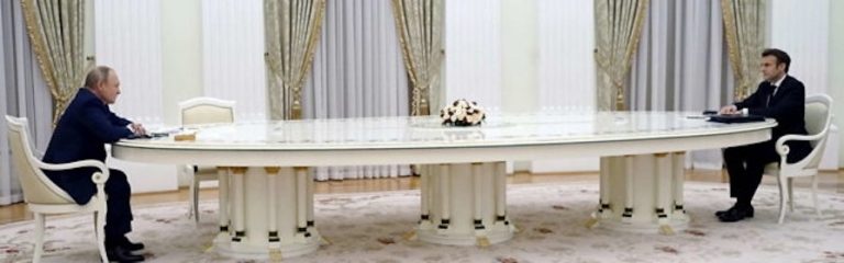 Crisi in Ucraina, “vertice fiume” tra Putin e Macron per scongiurare un conflitto in Europa