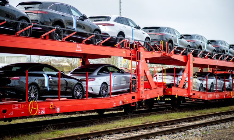 Auto, il piano del governo per salvare il comparto e scongiurare la crisi del settore