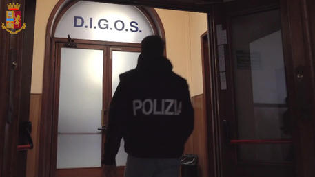 Torino, un appello a dare fuoco alla Procura è stato lanciato su telegram nelle chat di area No Vax