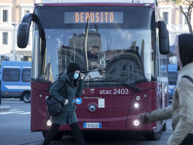 Roma, iniziato stamane uno sciopero dei trasporti. Chiusa la metro C, aperte le linee A e B